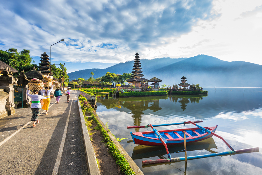 Industri perhotelan di Indonesia berkembang seiring dengan bangkitnya pariwisata