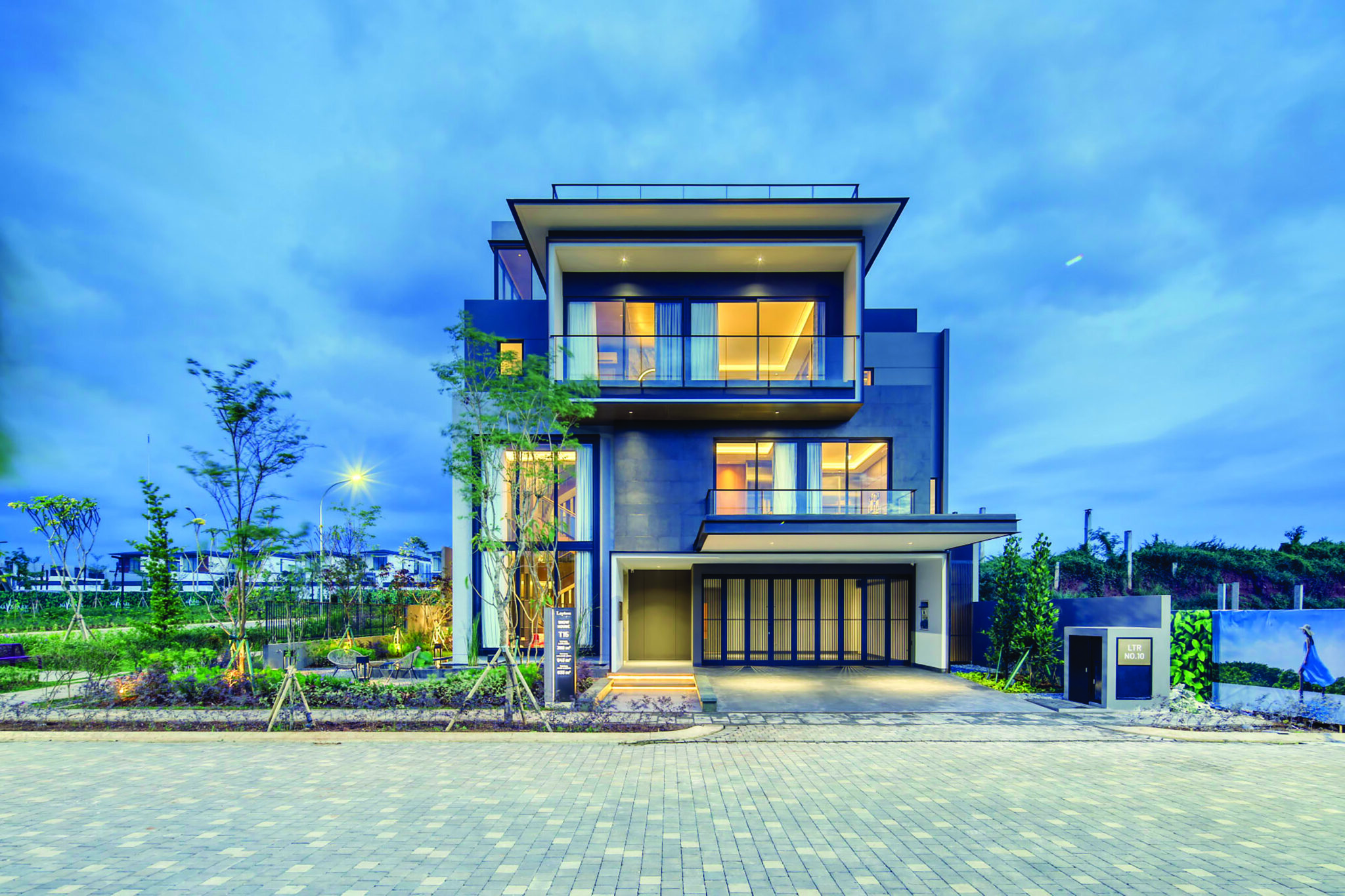 PT Bumi Parama Wisesa (Joint Venture Hongkong Land & Sinar Mas Land